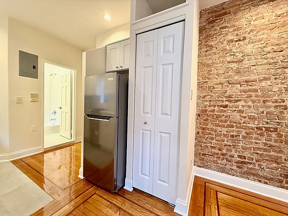 2nd image of 207 E 29th St APT 16