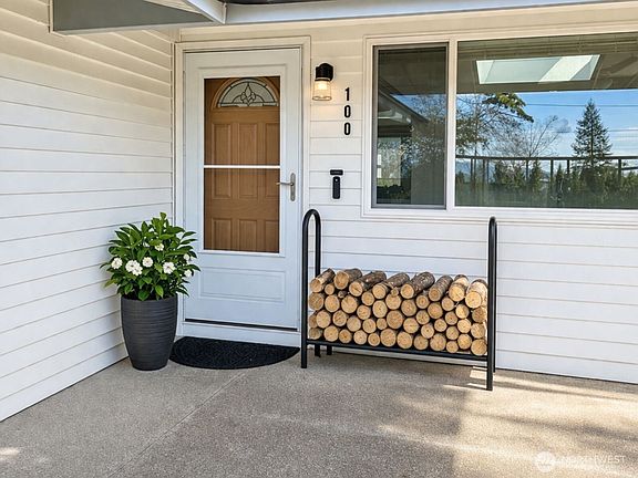 2nd image of 100 Hillcrest Drive