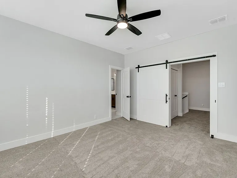 13624 Giovannis Gdn — Photo 20