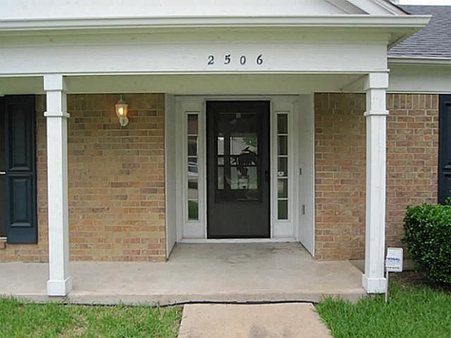 1st image of 2506 Meadow Ln