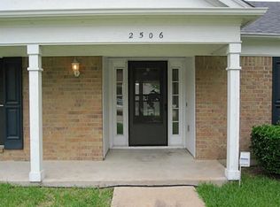 2506 Meadow Ln, Garland, TX 75040
