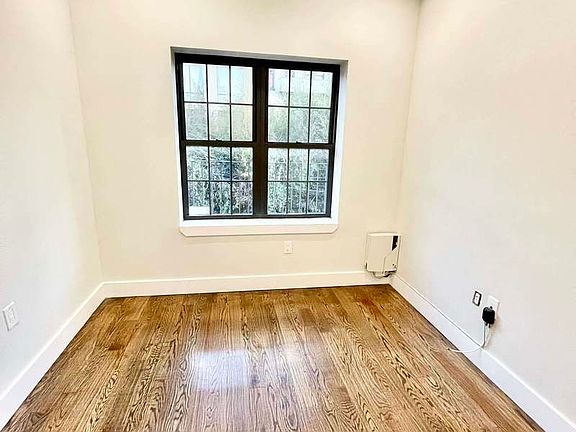 5th image of 358 Palmetto St