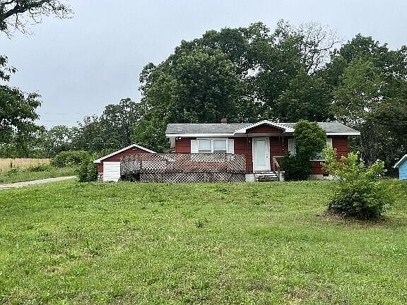 2nd image of 303 E Teal Street