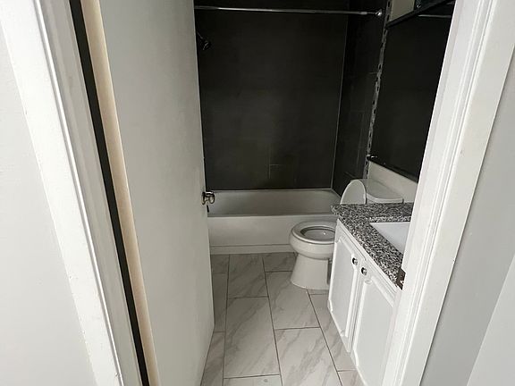 5th image of 12749 Midwood Ln