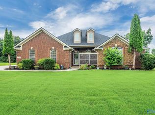 123 Bucks Pocket Dr, New Market, AL 35761