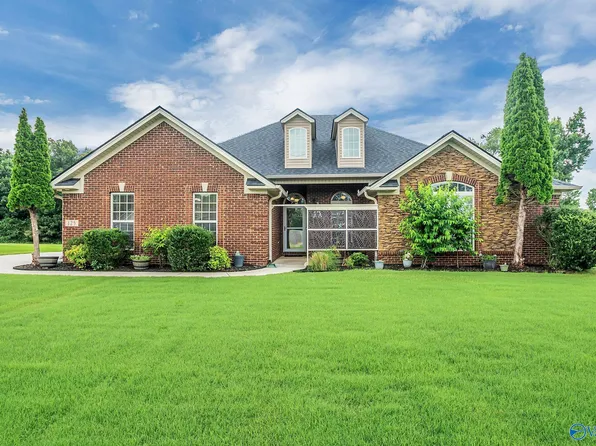 123 Bucks Pocket Dr, New Market, AL 35761