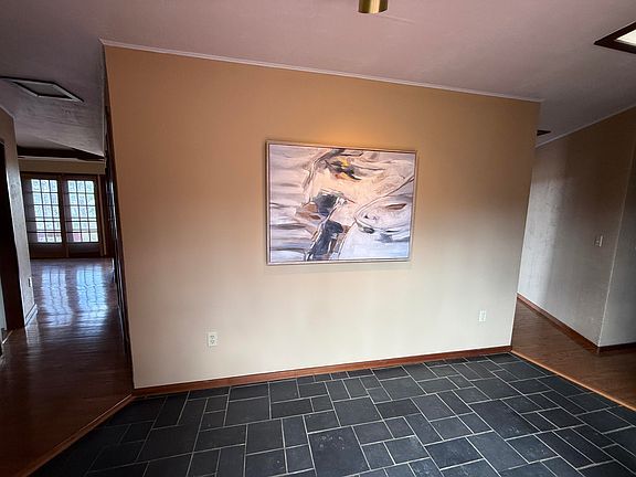 5th image of 174 Upper Meadow Ln