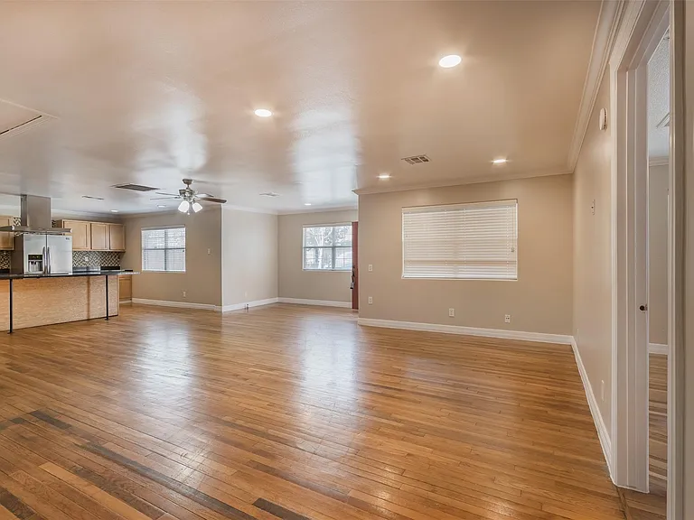 2098 Harland Dr — Photo 19