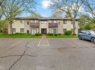 7494 Manor Cir APT 103, Westland, MI 48185