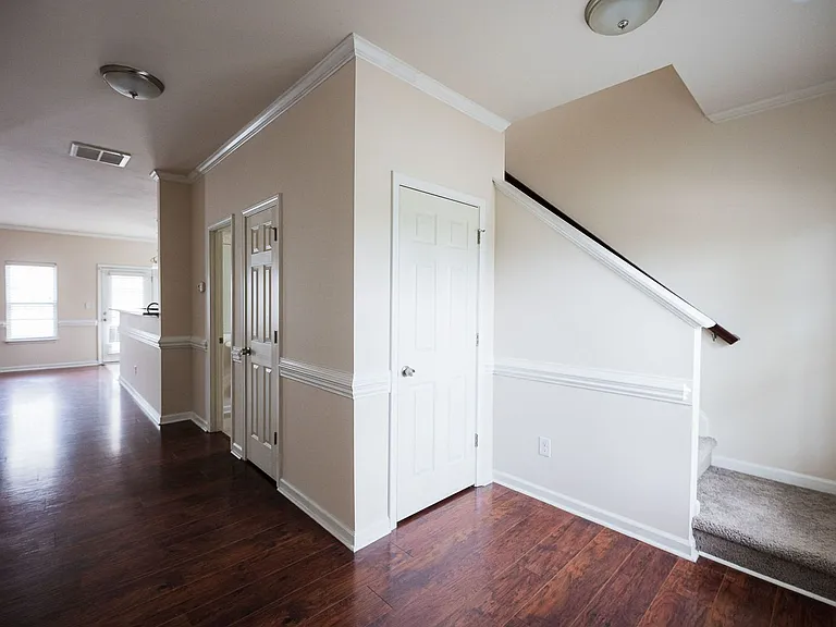 710 Central Park Ave — Photo 6