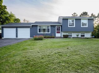 81 Rodney Ln, Rochester, NY 14625