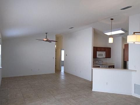 3rd image of 1850 Hallandale Ln