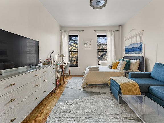 3rd image of 462 6th St APT 3C