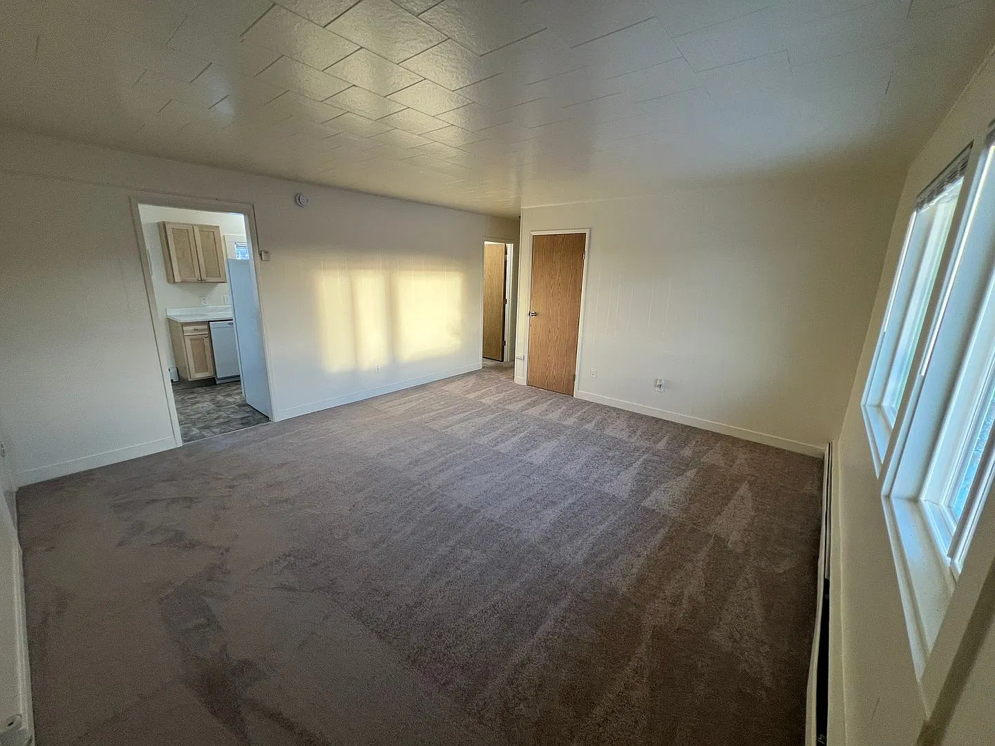 DA - Duben Avenue — Photo 1