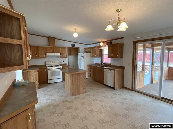 3rd image of 250 Balsam St