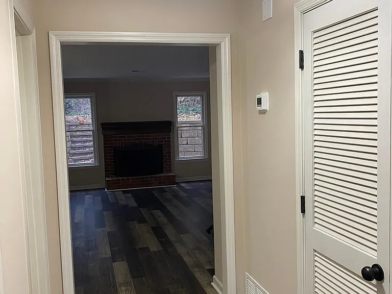 1414 Old Virginia Ct SE — Photo 2