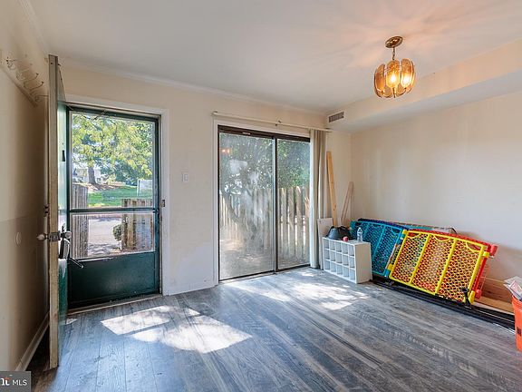 5th image of 269 Summit House