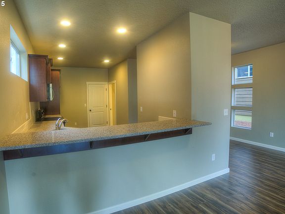 5th image of 15308 NE 107th St