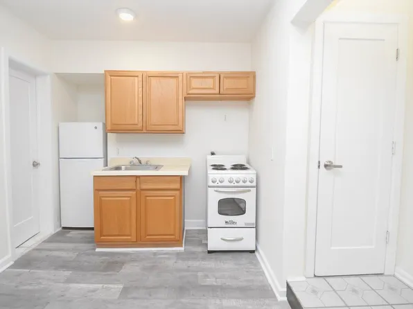 2333 Loring Place North image 2 of 8