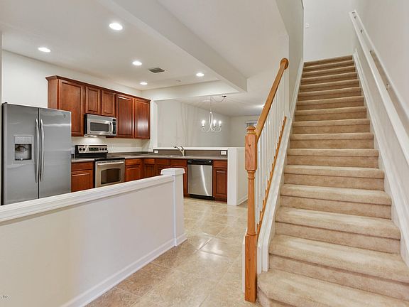 5th image of 13283 Stone Pond Dr
