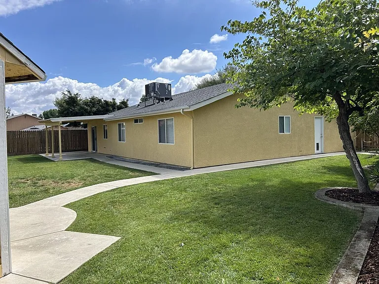 4724 W Manor Ct — Photo 18