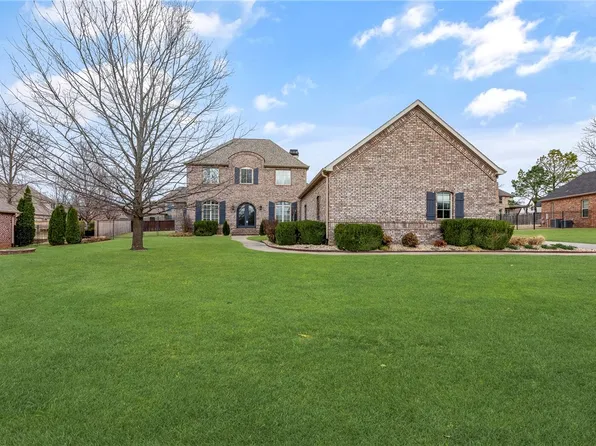 1992 Balmoral Ave, Springdale, AR 72764