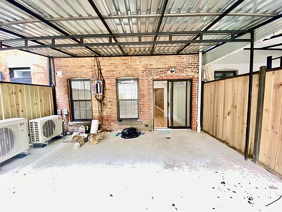 3rd image of 422 Jefferson Ave #A