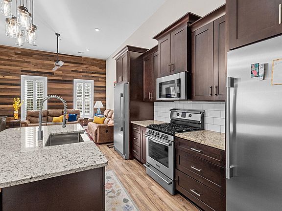 4th image of 78 Landing Rd. #2