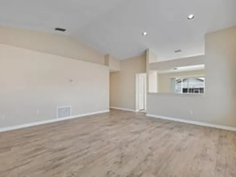 8821 Parliament Ct — Photo 6