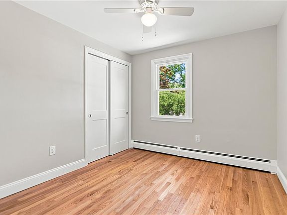 2nd image of 132 Grand View Rd