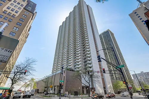 6033 N Sheridan Rd Photo 1