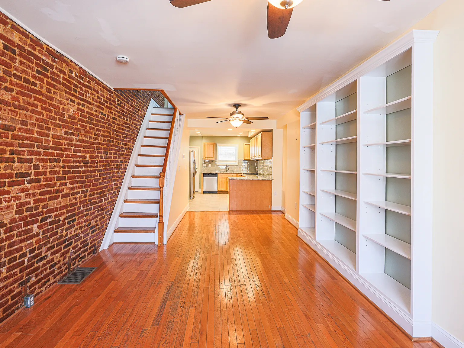 2 bed, 1332 sqft, $2,400 — Photo 3