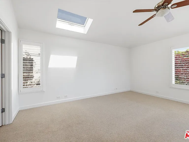4164 Le Bourget Ave — Photo 32