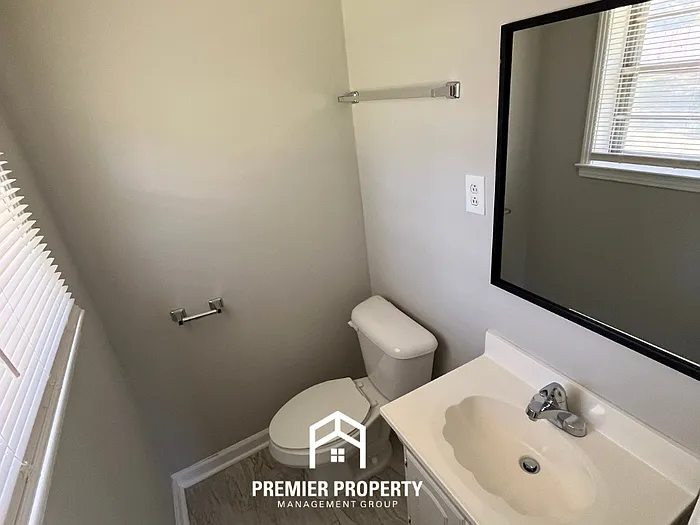 1352 Winfield Ave — Photo 13