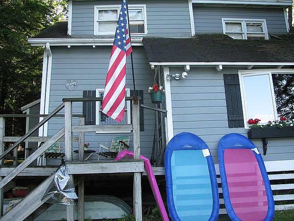 3rd image of 127 Lakeside Dr