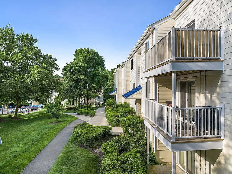 West Woods Apartments — Photo 21