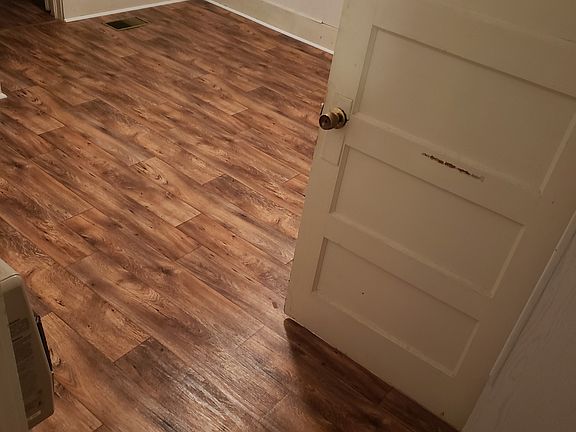 3rd image of 1009 Virginia Ave