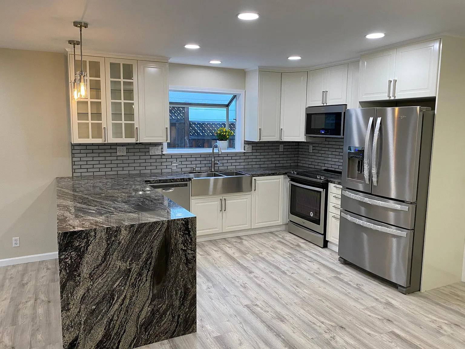 2558 Hill Park Dr — Photo 4