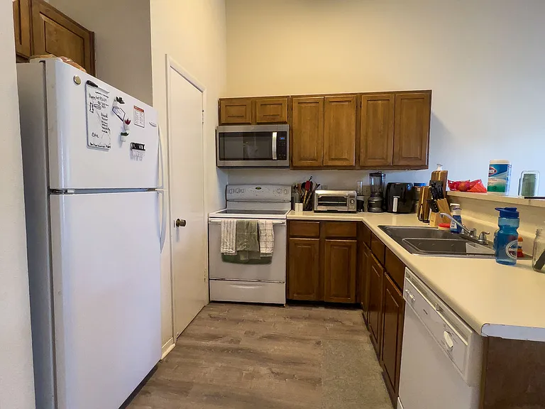 2216 San Gabriel St #308 — Photo 6