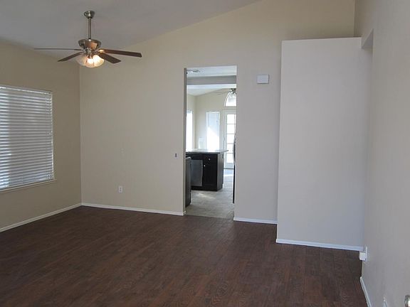 3rd image of 39683 Del Val Dr
