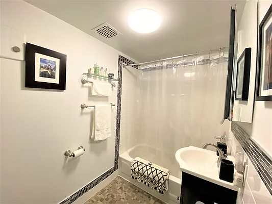Rented by Douglas Elliman | media 18