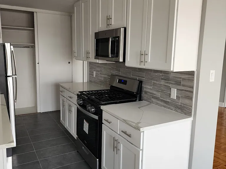 67-00 192nd St #609 — Photo 6