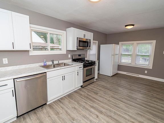 3rd image of 52118 Helmen Ave