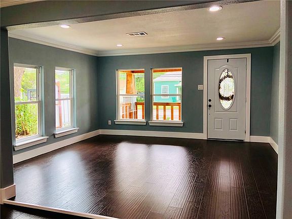 5th image of 4431 Lee St