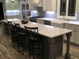 820 Kings Ct, Middletown, NJ 07748