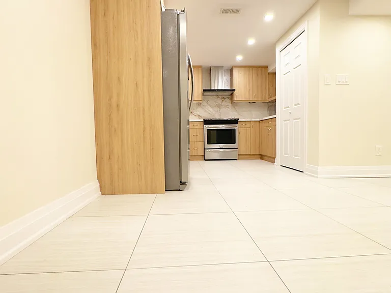 100 Larratt Ln #BMT — Photo 9
