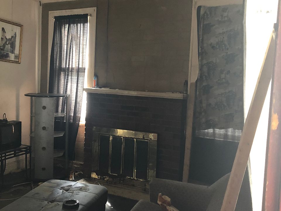2nd image of 825 Marseilles St