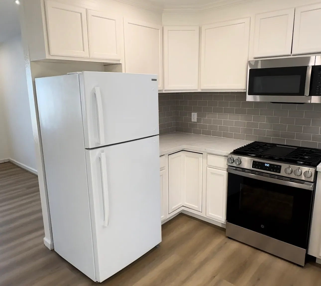 2 bed, 850 sqft, $2,250 — Photo 1