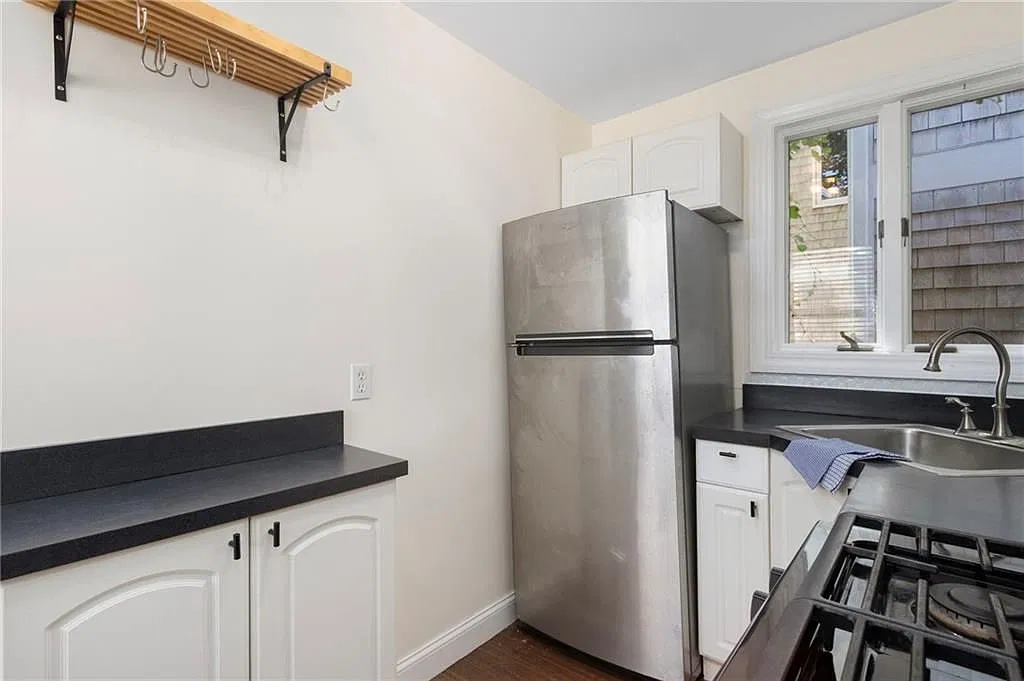 2 bed, 1.0 bath, 700 sqft, $2,800 — Photo 4