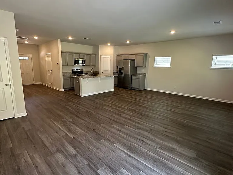 331 S Lake Ct — Photo 5